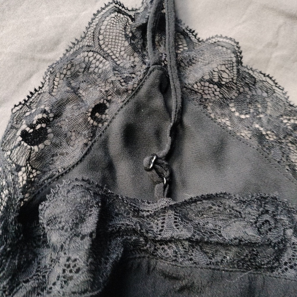 Black Lace Trim Camisole Top - Picture 5 of 6